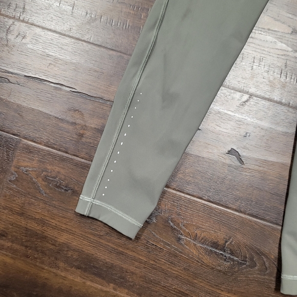 Lululemon Swift Speed High-Rise Tight 28" in Green Size 6 - Picture 3 of 7